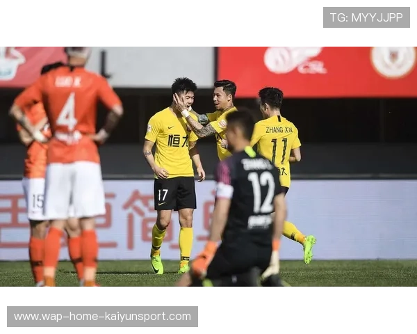 前锋训练加入“快速回防”课,攻守转换能力提升受认可